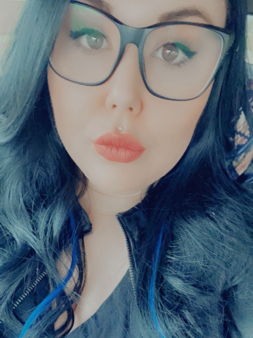Meet your Posher, Regina